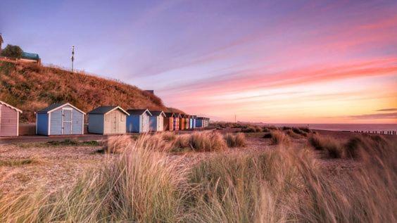 Modern Coastal Home Sleeping 5 - 2 Minute Walk To Pakefield Beach, Suffolk Dış mekan fotoğraf